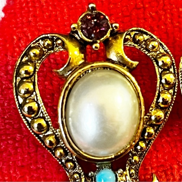1928 Victorian Style Earrings Gold-Tone Faux Pearl Rhinestone Royal Regal Vtg - Picture 2 of 9